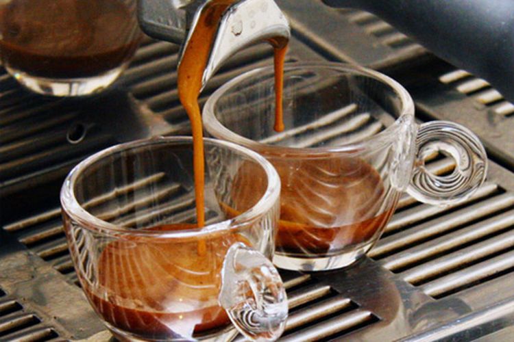 Mengalahkan Kantuk: Espresso Atau Kopi, Mana Paling Efektif?