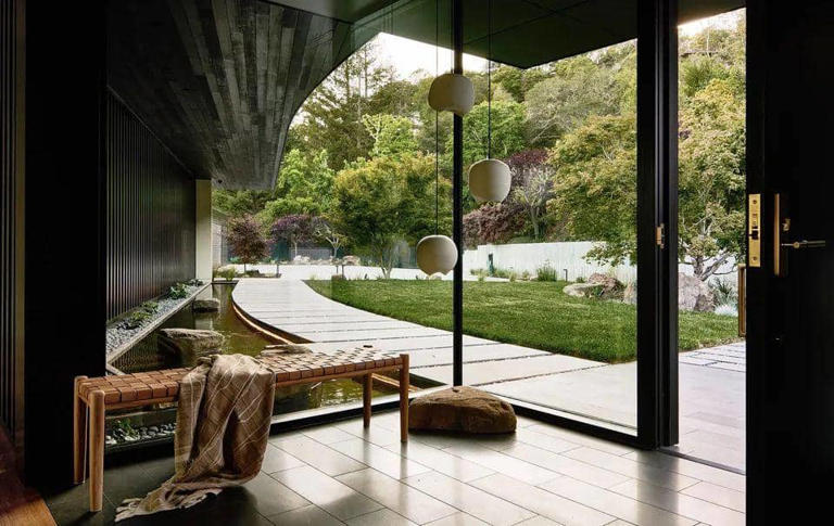 Box House: Rumah Gaya Jepang Modern Dan Sentuhan Futuristik