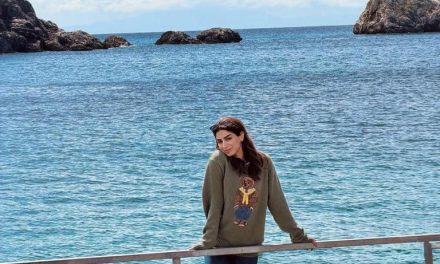 Yunani Jadi Destinasi Liburan Khushi Kapoor, Seru With Sahabat!