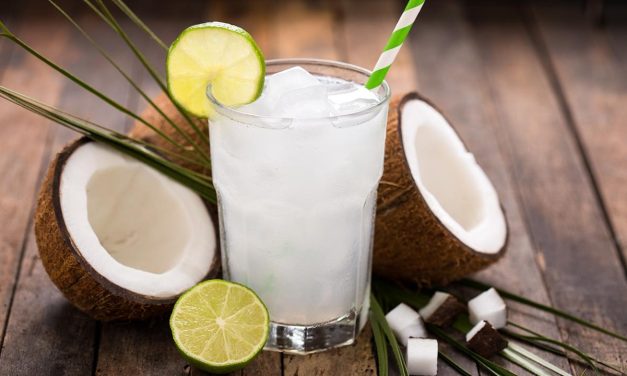Air Kelapa: Rahasia Alami Menjaga Tekanan Darah Tetap Stabil