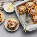 Manis Dan Lembut! Cinnamon Roll Dessert Semua Kalangan