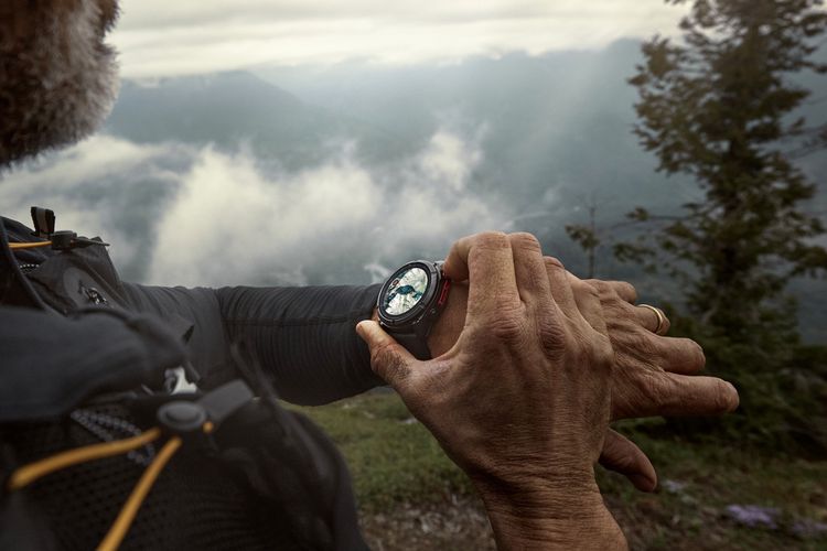 Tangguh Di Gunung, Canggih Di Kota: Garmin Fenix 8 Jadi Sorotan