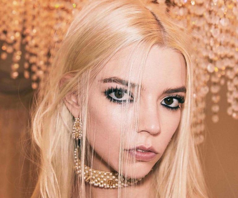 Inspirasi Makeup Mata Ala Anya Taylor-Joy, Simpel Tapi Berkelas
