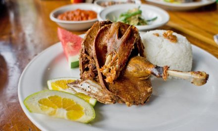 Gurih Dan Legendaris! Bebek Bengil Bali Yang Bikin Ketagihan