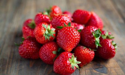Stroberi Si Merah Segar: Kaya Vitamin Dan Antioksidan Alami