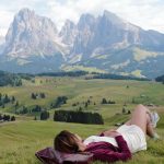 Gaya Santai Regina Phoenix Di Dolomites, Simple Tapi Elegan
