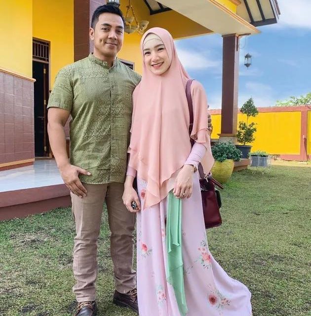 Bukan Isu Biasa! Indri Giana Bela Ustadz Riza Muhammad
