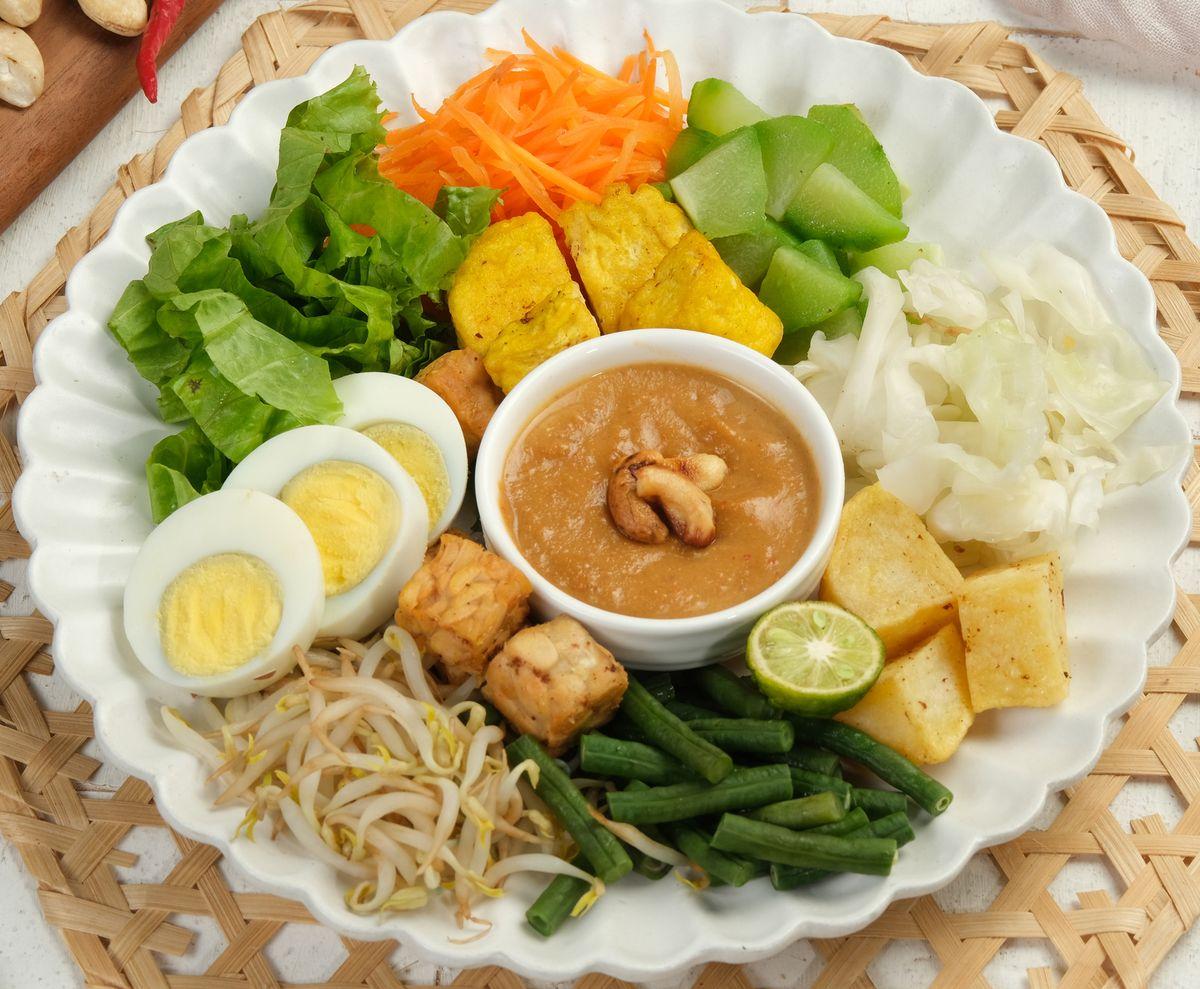 Wajib Coba! Salad Sayur Segar Jadi Camilan Rendah Kalori
