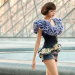 Fashion Goals! Lisa BLACKPINK Pamer 2 Gaya Berbeda Di Paris