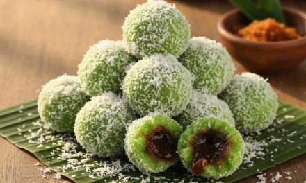 Manisnya Bikin Rindu! Klepon Jadi Jajanan Tradisional Favorit