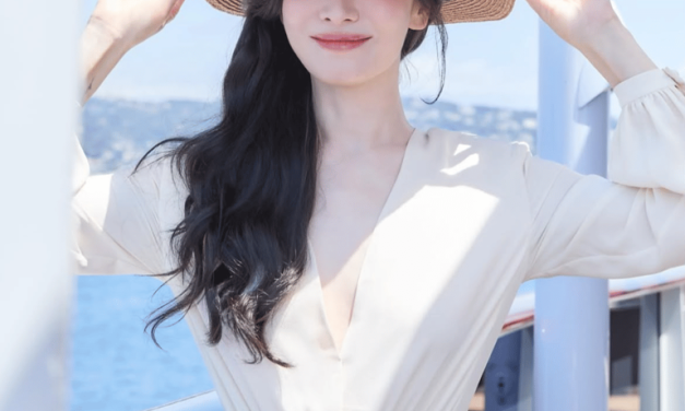 Simpel Tapi Berkelas! Inspirasi Gaya Liburan Ala Song Hye-kyo